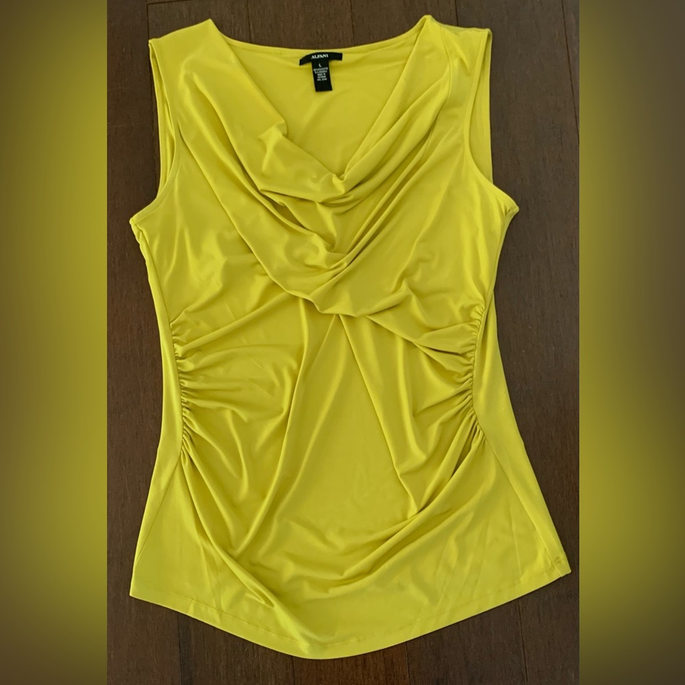 Alfani  Women’s Chartreuse Ruched Sleeveless Top  size Large